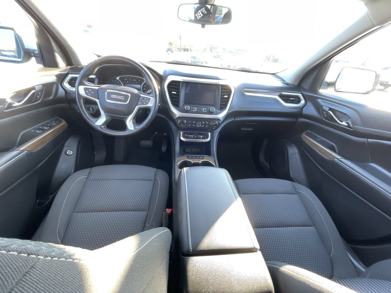 Used 2020 GMC Acadia SLE w/ Driver Convenience Package FWD image 19