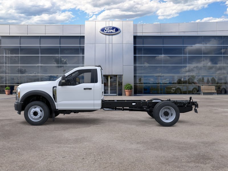 New 2025 Ford F550 2WD Regular Cab Super Duty image 4