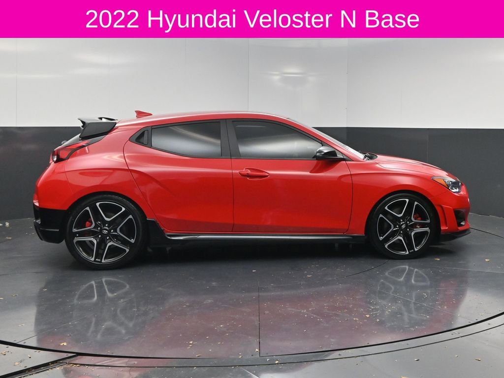 Used 2022 Hyundai Veloster N image 4