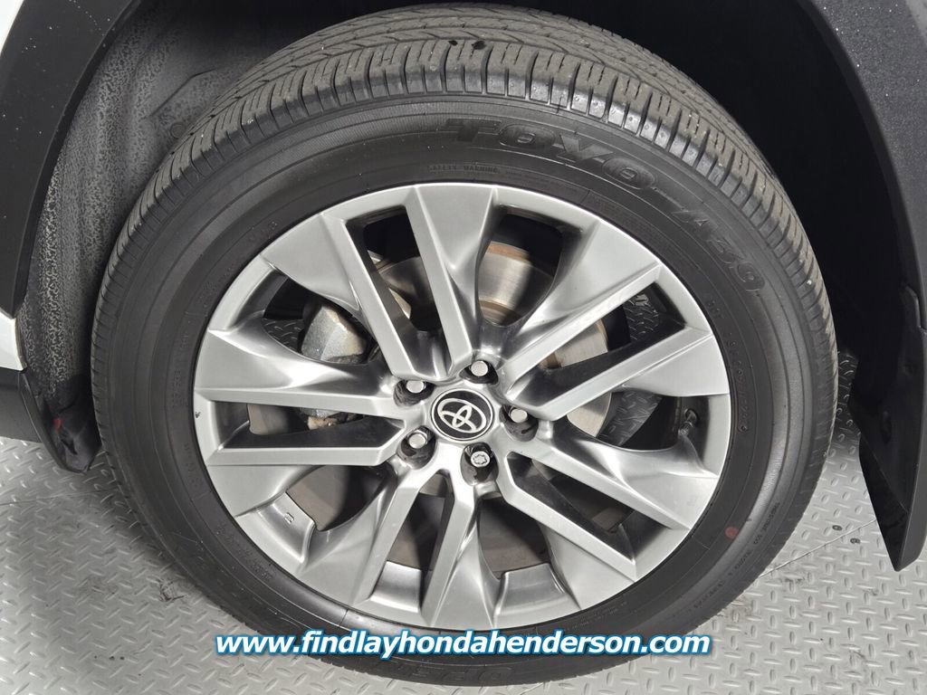 Used 2023 Toyota RAV4 XLE Premium image 8