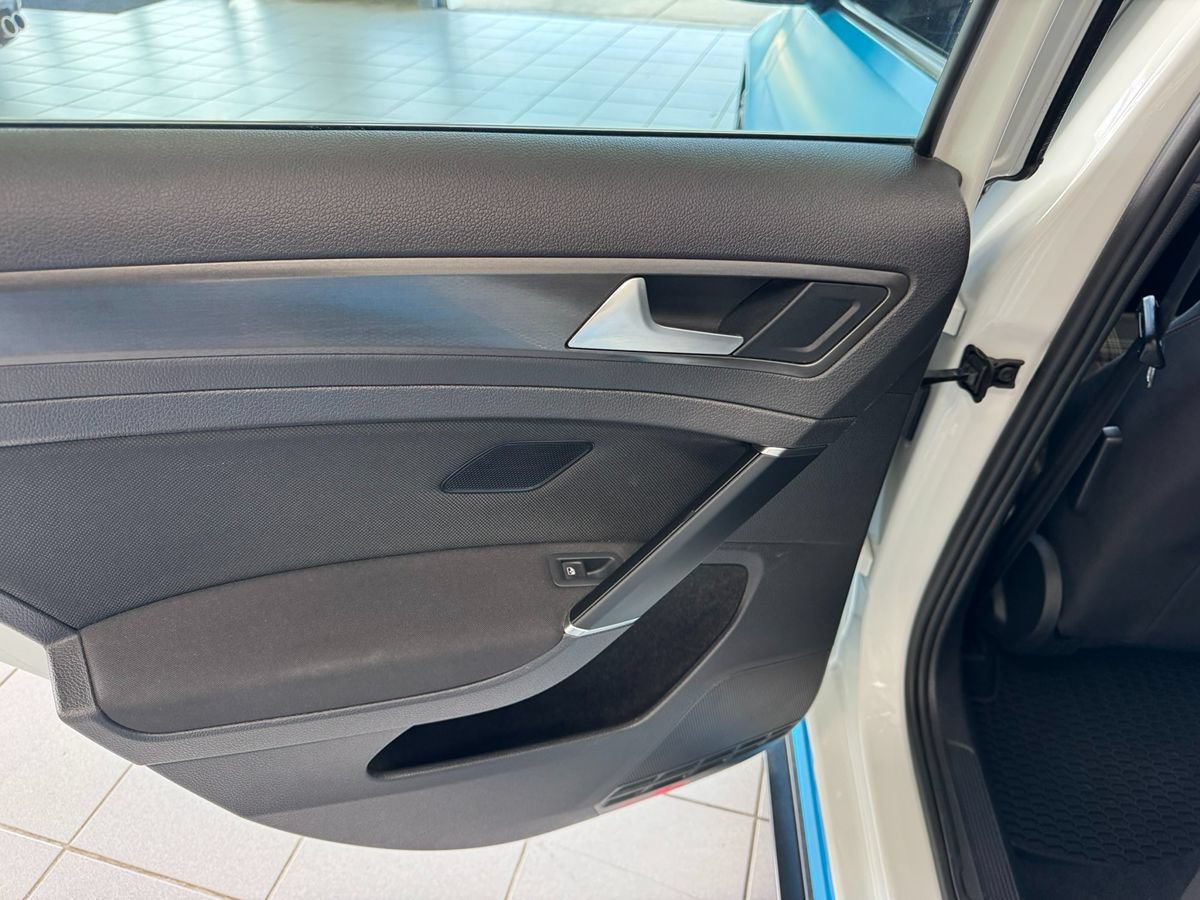 Used 2018 Volkswagen GTI S FWD image 43