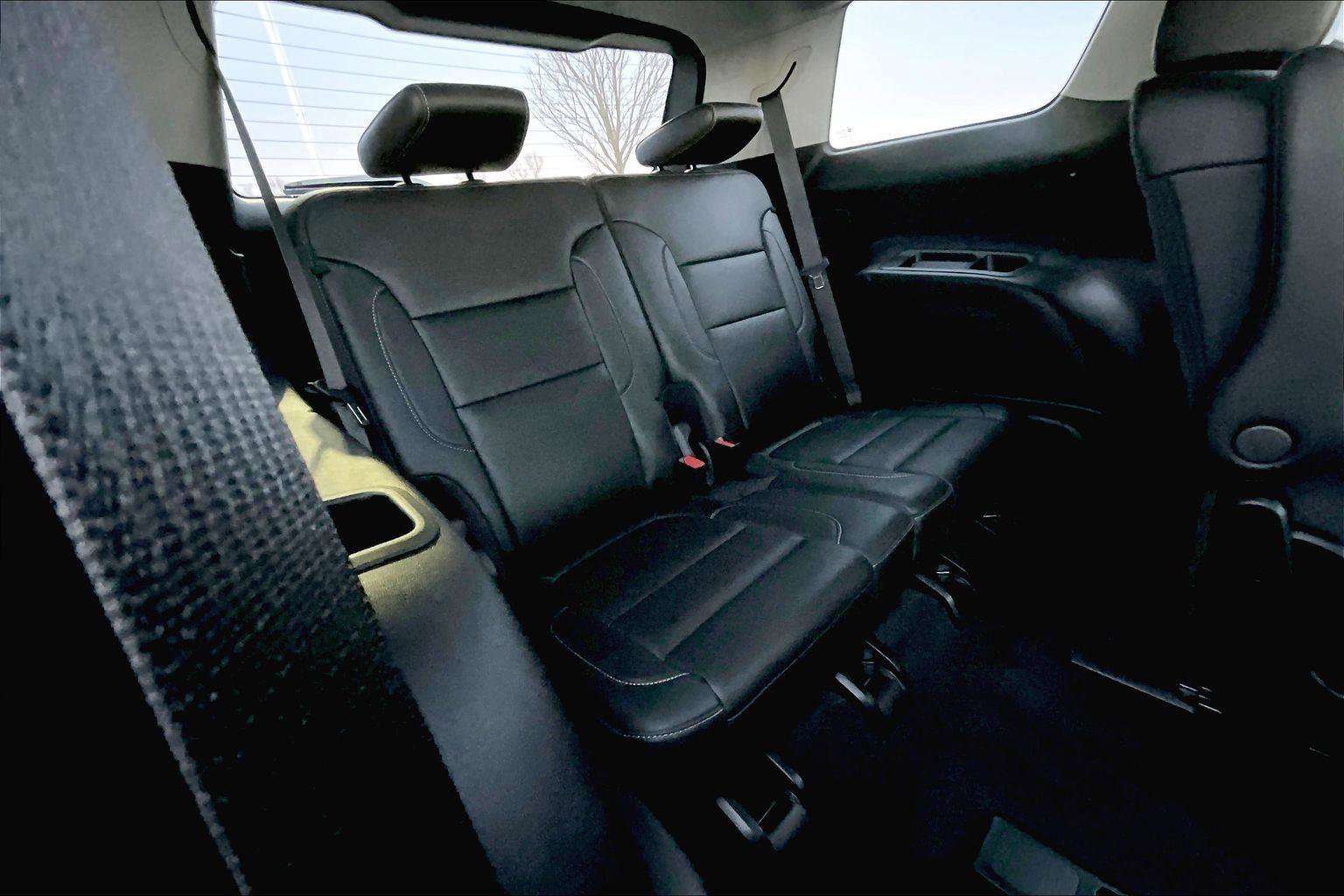 Used 2023 GMC Acadia SLT w/ Technology Package image 28