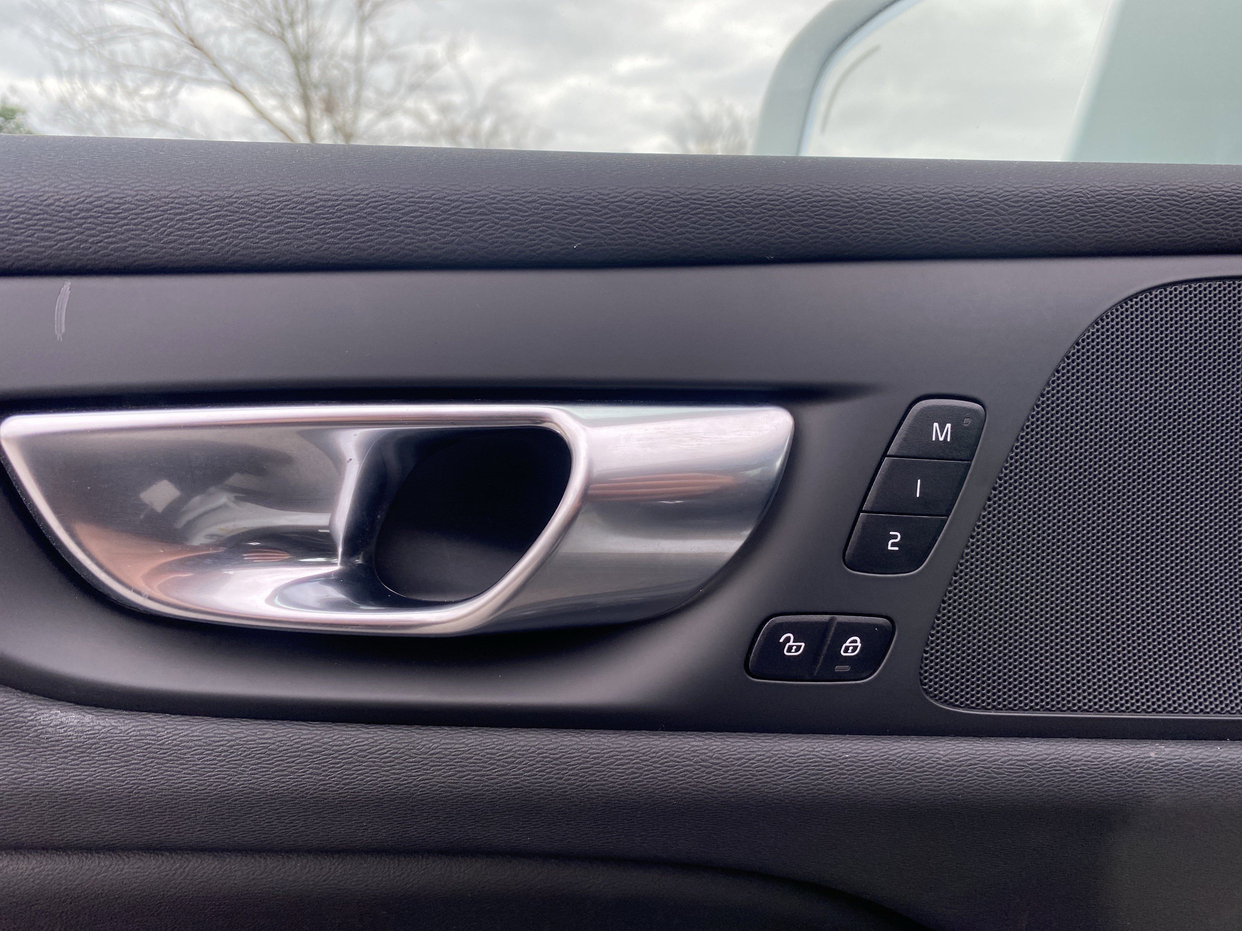 Used 2025 Volvo V60 B5 Cross Country Plus image 27