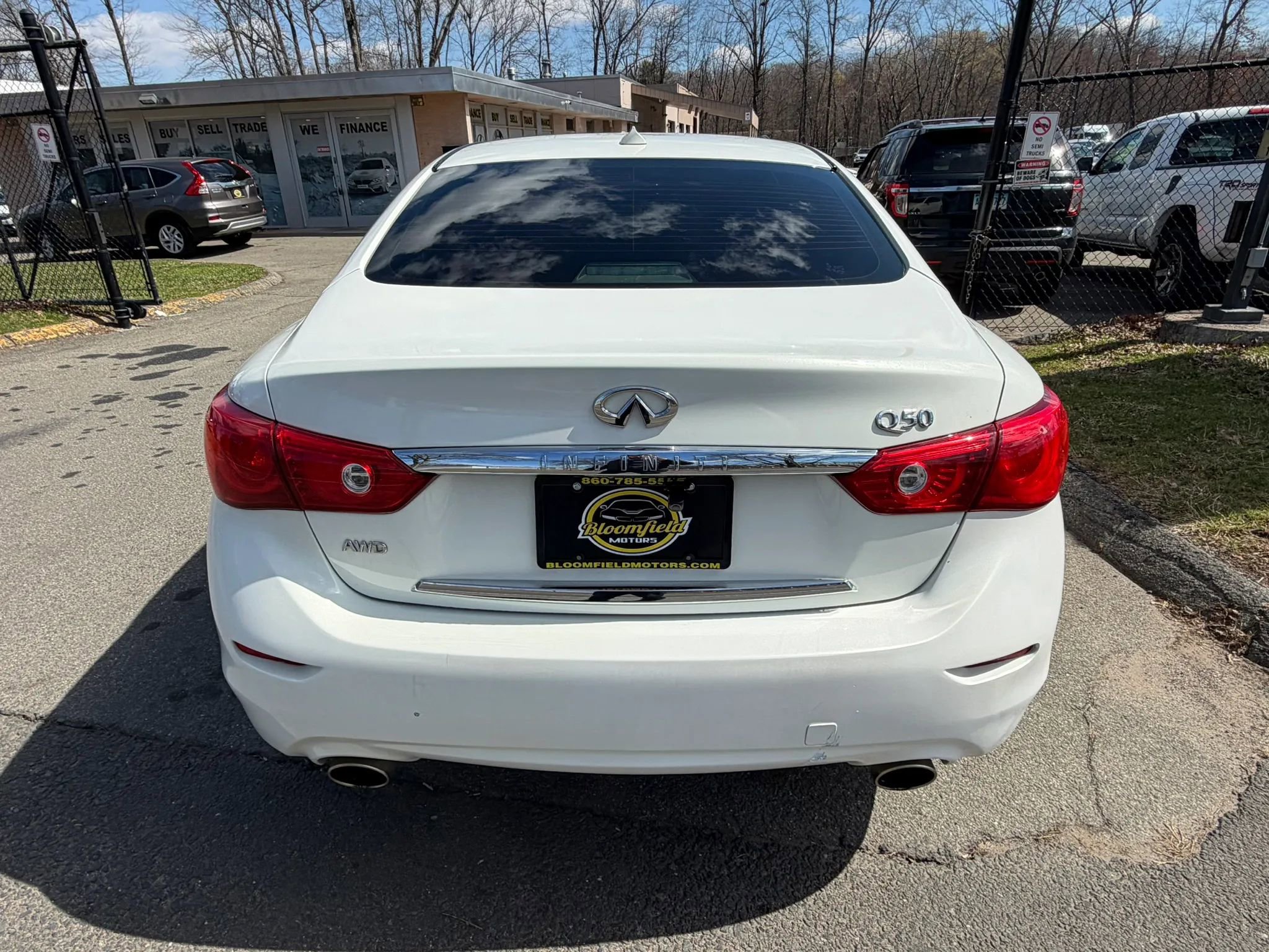 Used 2015 INFINITI Q50 Premium w/ Navigation Package AWD/4WD image 6