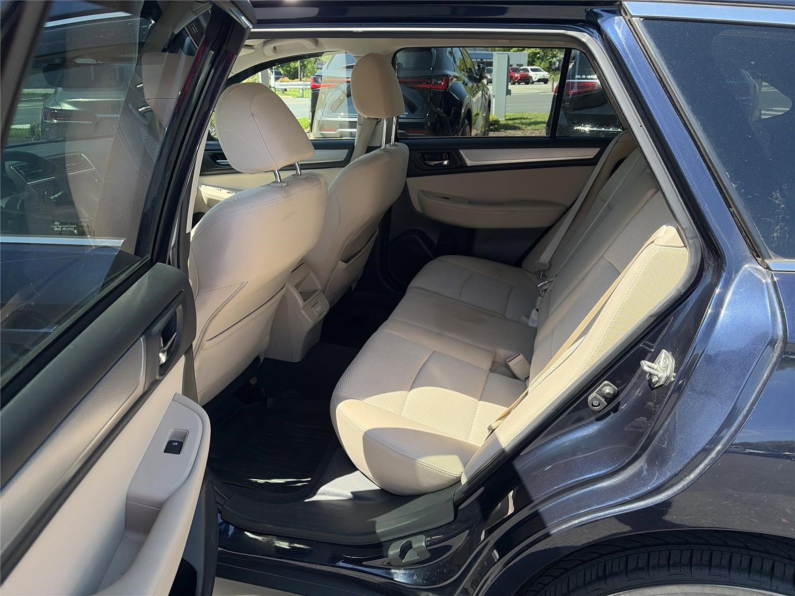 Used 2018 Subaru Outback 2.5i Premium AWD/4WD image 11