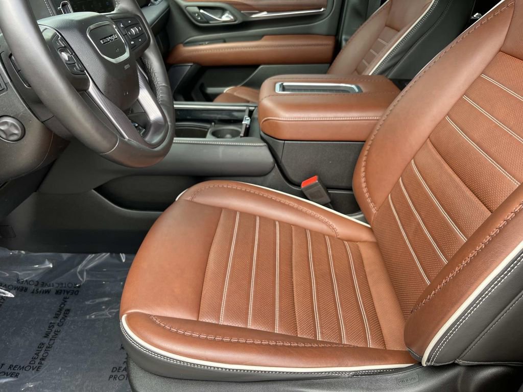 Used 2023 GMC Yukon Denali Ultimate w/ LPO, Floor Liner Package image 30