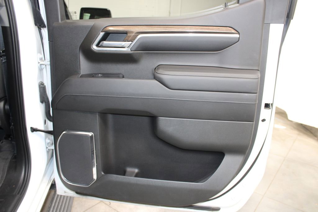 Used 2022 Chevrolet Silverado 1500 LT w/ Protection Package AWD/4WD image 34