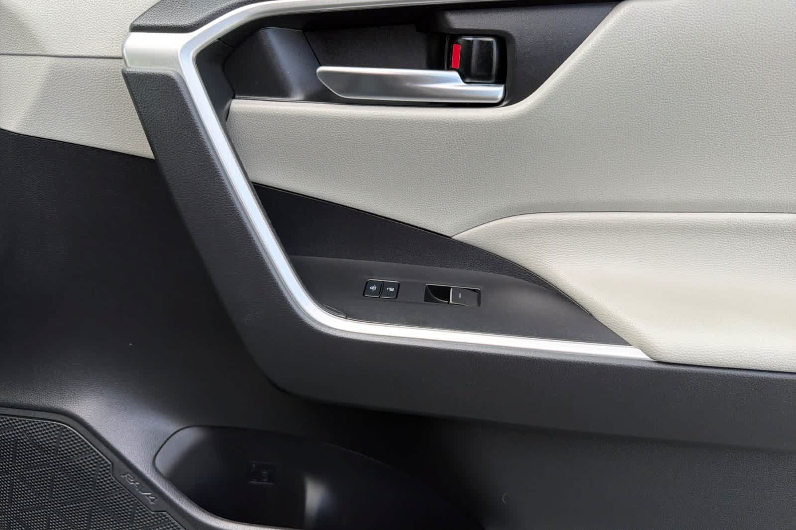 Certified 2023 Toyota RAV4 XLE AWD/4WD image 19