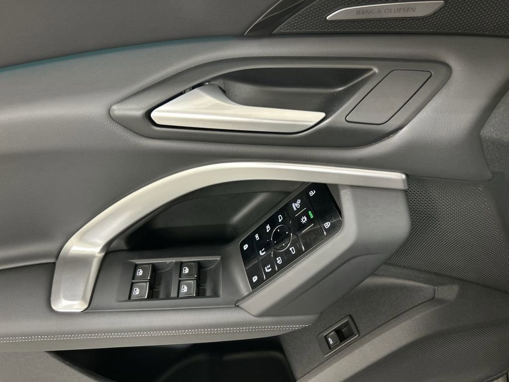 Used 2025 Audi Q5 Premium Plus w/ Premium Plus image 11