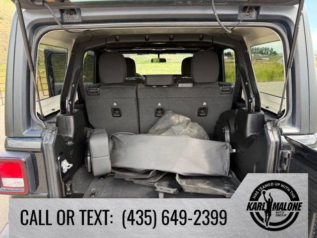 Used 2023 Jeep Wrangler Unlimited w/ Cold Weather Group AWD/4WD image 31
