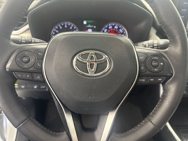 Used 2022 Toyota RAV4 XLE Premium FWD image 16
