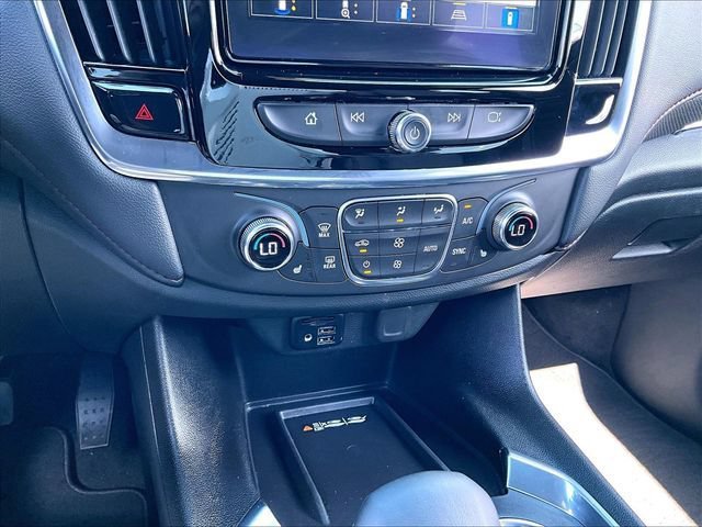 Used 2023 Chevrolet Traverse RS AWD/4WD image 28