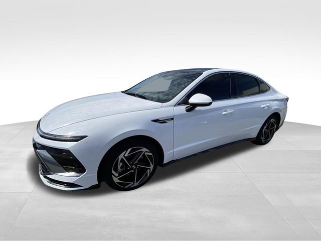 Used 2025 Hyundai Sonata SEL FWD image 2