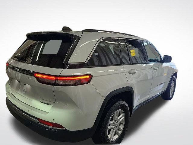 Used 2023 Jeep Grand Cherokee Laredo AWD/4WD image 2