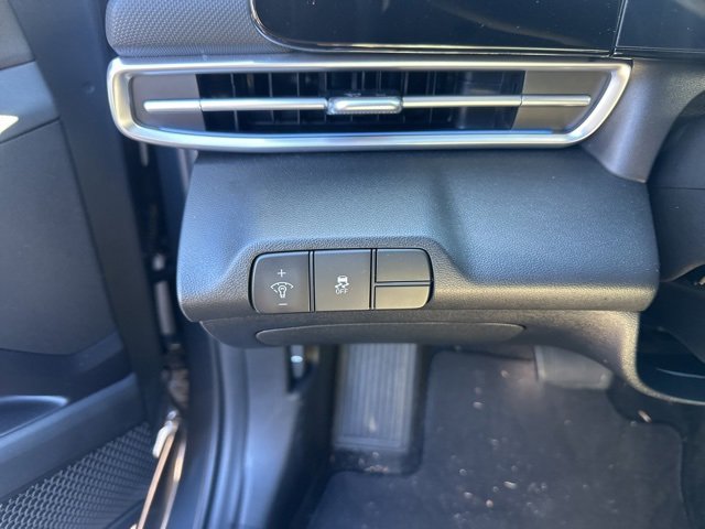 Used 2024 Hyundai Elantra SEL image 19