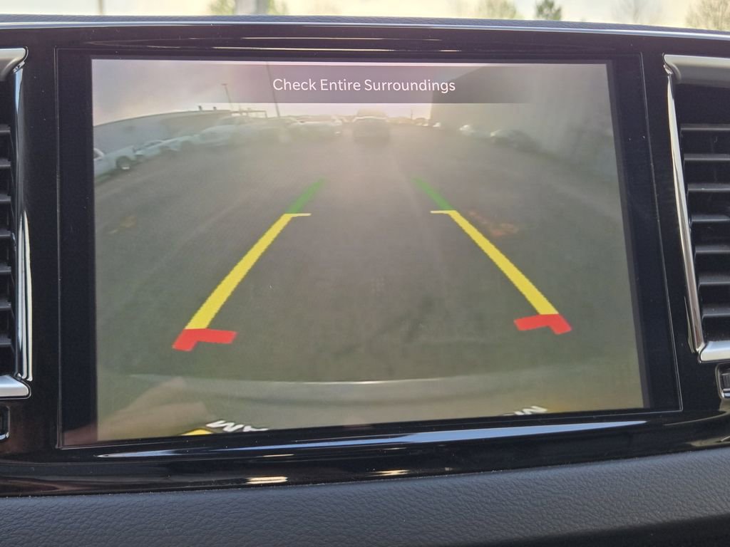 Used 2023 Chrysler Pacifica Touring-L FWD image 27