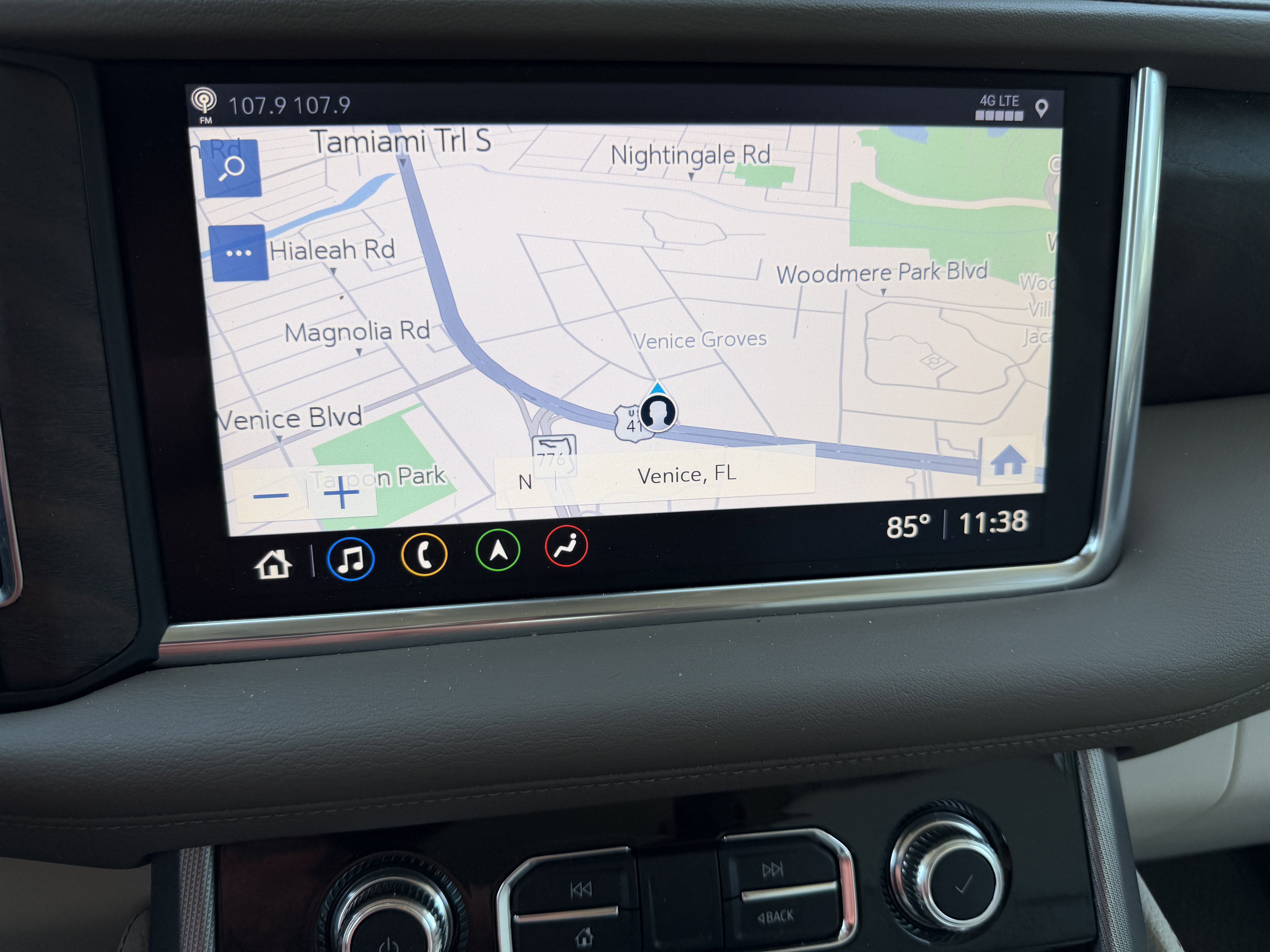 Used 2021 GMC Yukon Denali w/ Denali Premium Package image 25