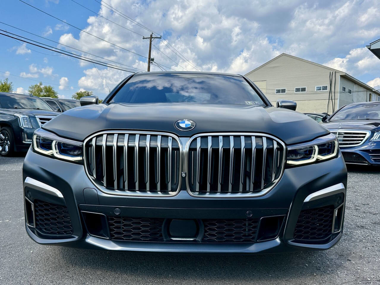 Used 2020 BMW M760i xDrive image 10