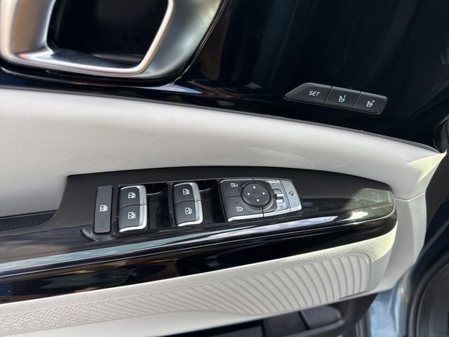 Used 2024 Kia Carnival SX Prestige FWD image 9