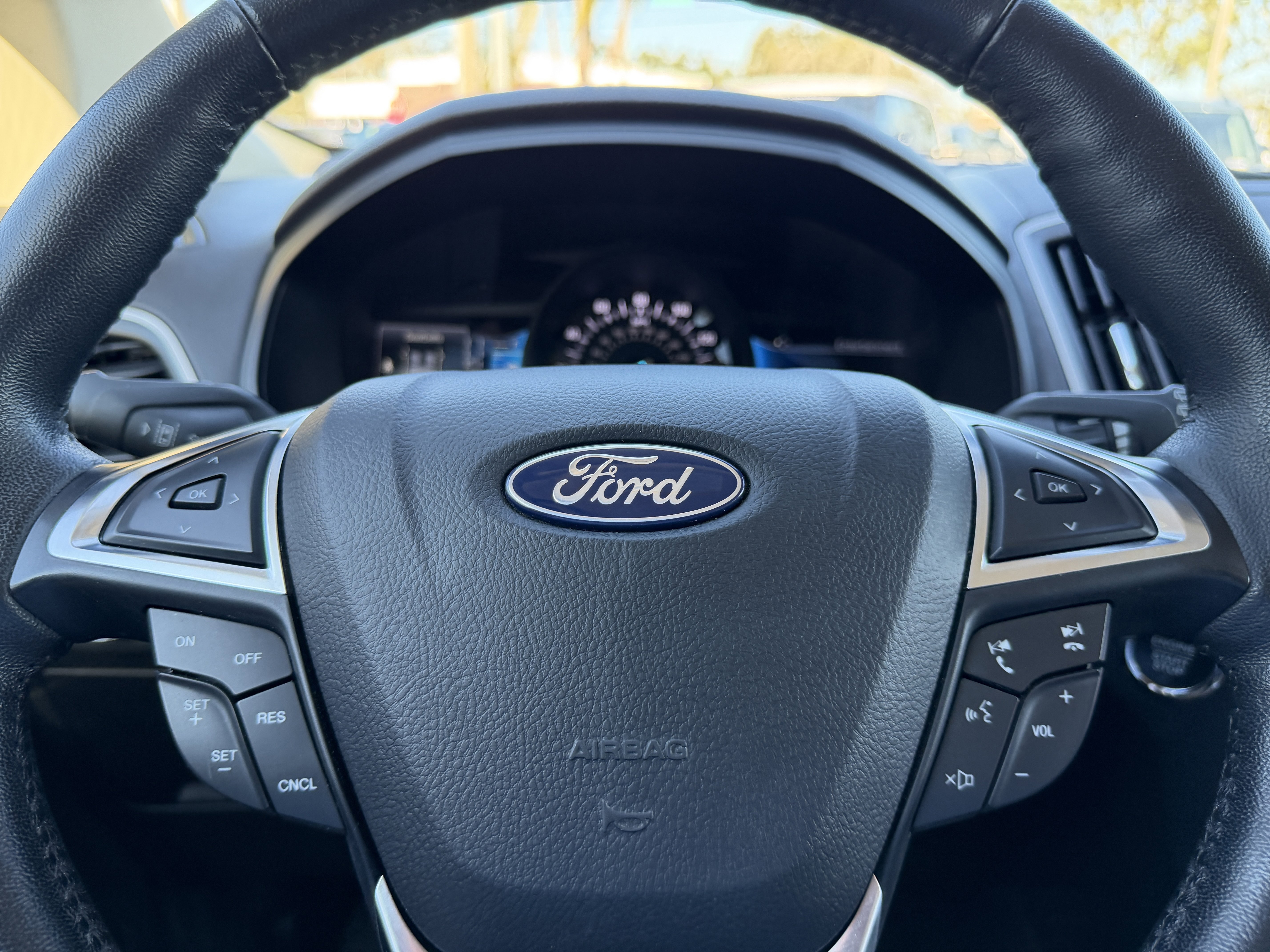 Used 2023 Ford Edge SEL image 29