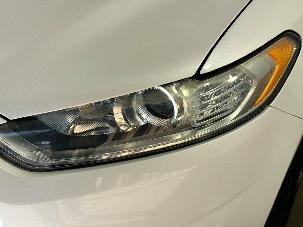 Used 2016 Ford Fusion SE w/ Equipment Group 202A AWD/4WD image 37