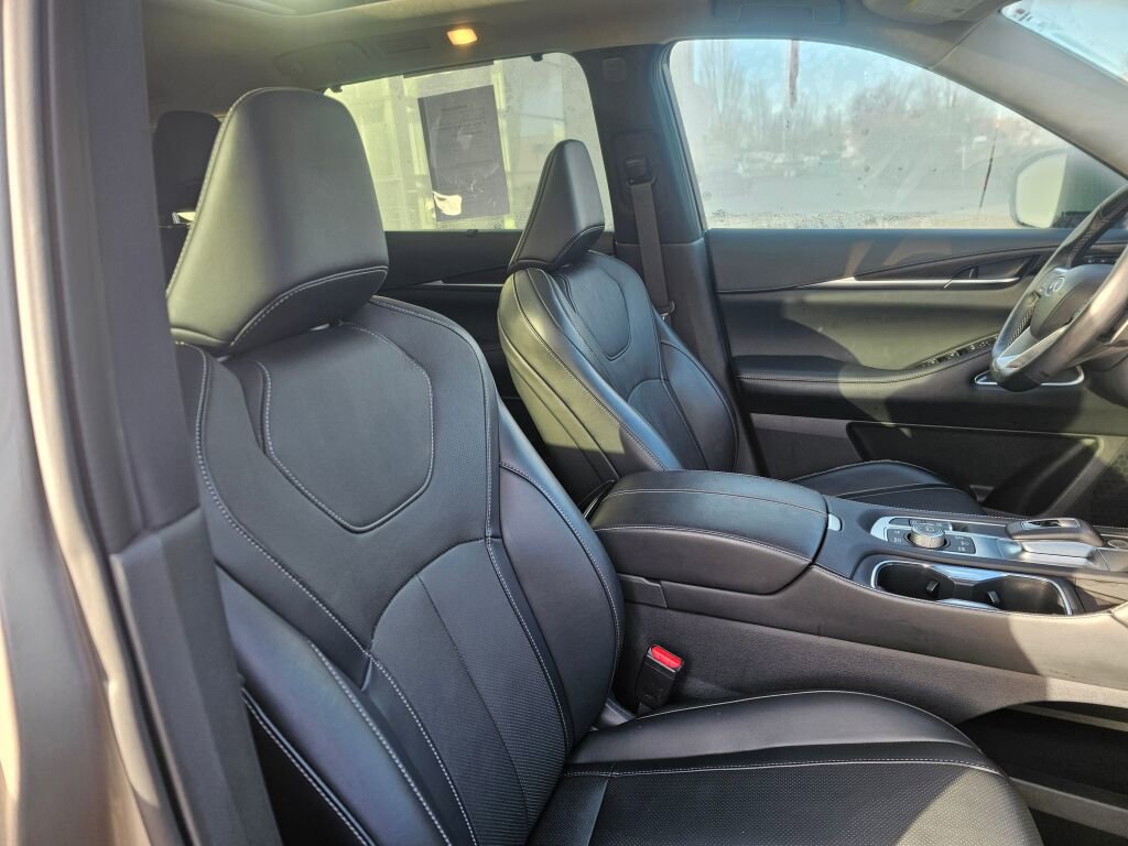 Used 2023 INFINITI QX60 Sensory w/ Vision Package AWD/4WD image 12