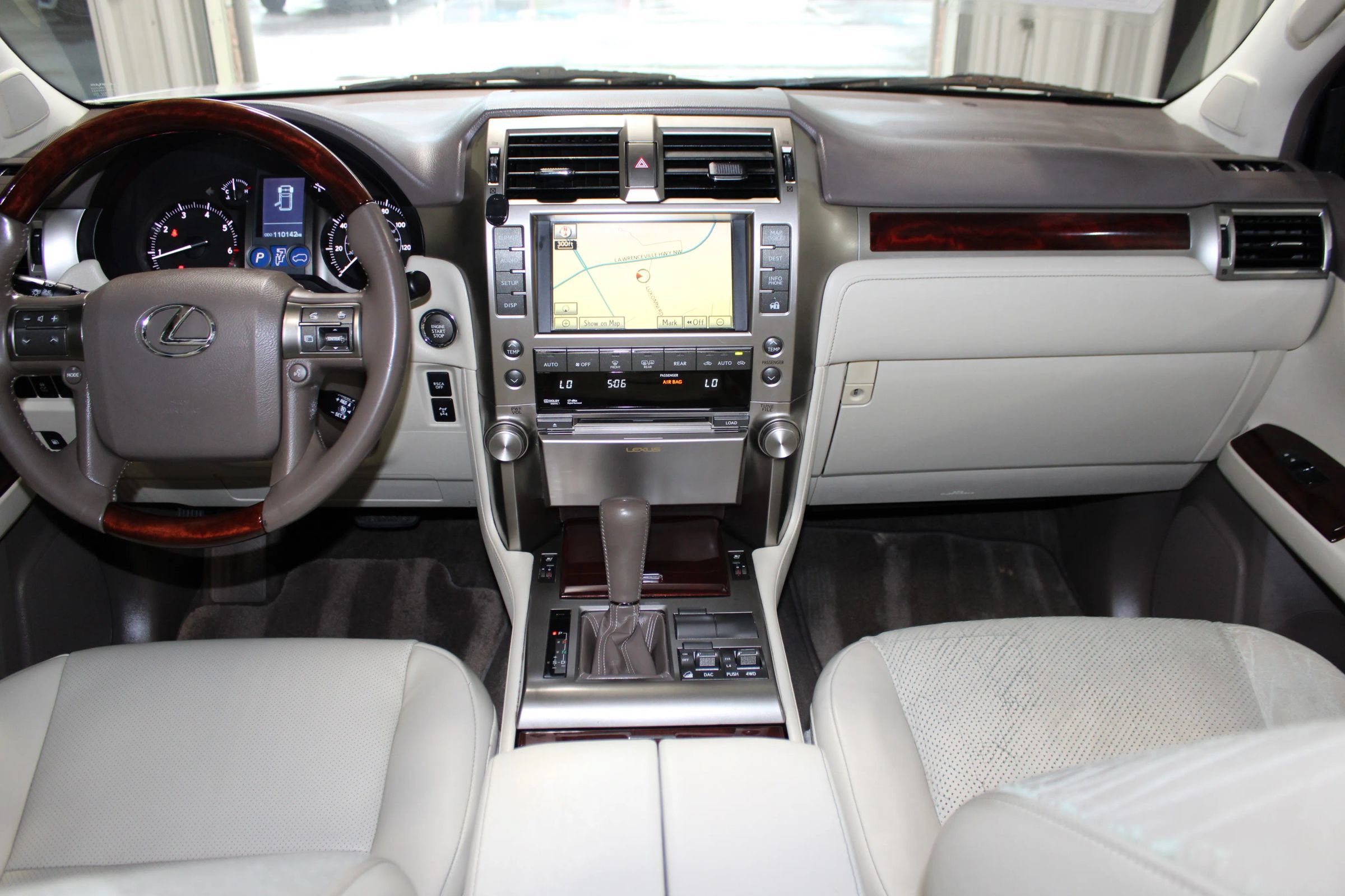 Used 2011 Lexus GX 460 w/ Comfort Plus Pkg AWD/4WD image 13