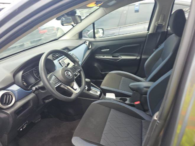 Used 2025 Nissan Versa SV FWD image 7