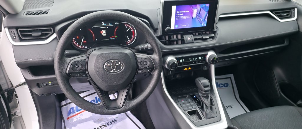Used 2025 Toyota RAV4 XLE AWD/4WD image 24