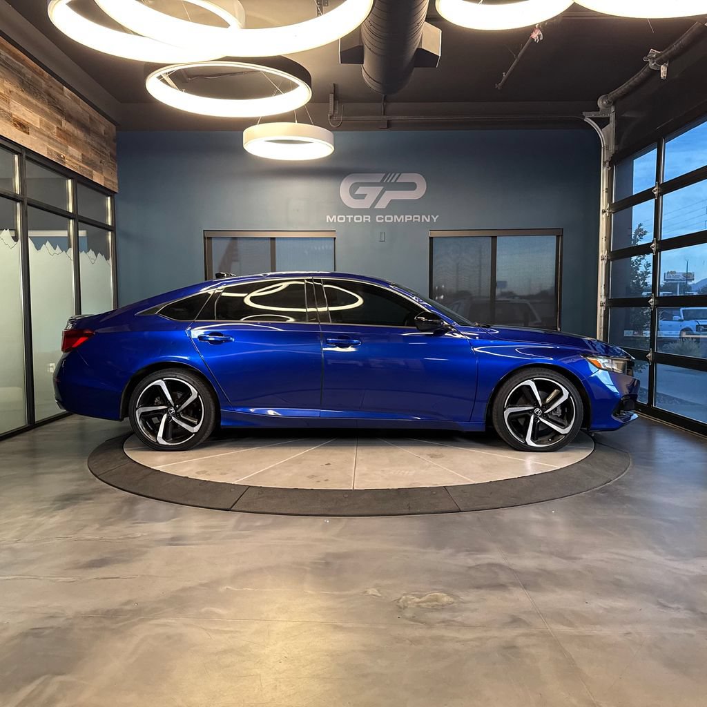 Used 2022 Honda Accord Sport image 2