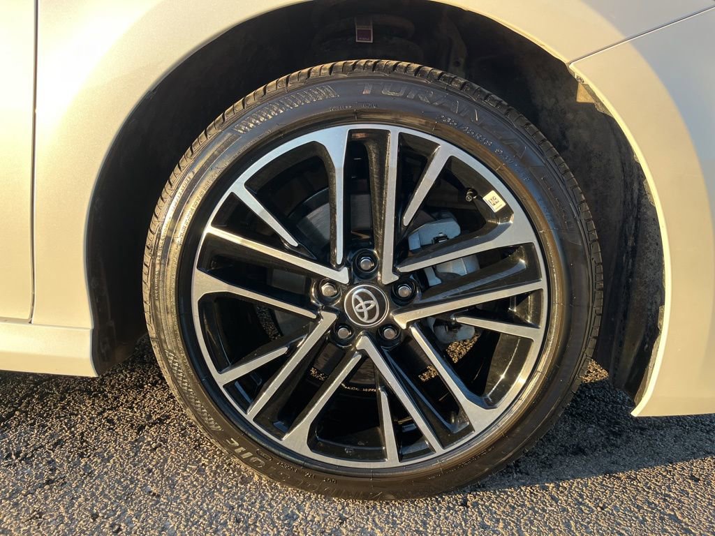 Used 2025 Toyota Camry XLE w/ Premium Package image 18