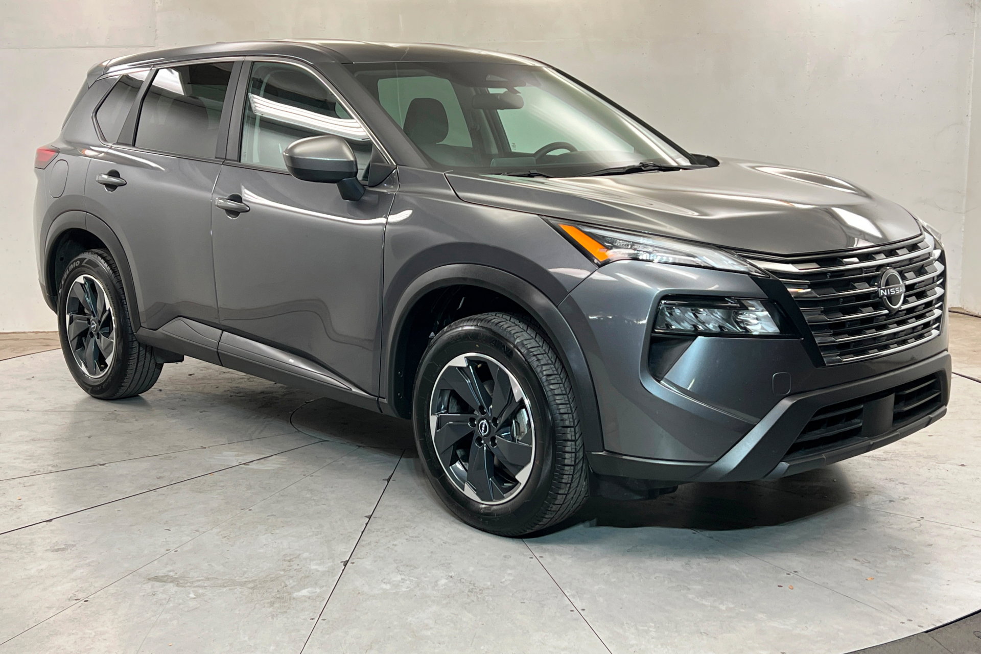 Used 2025 Nissan Rogue SV image 8