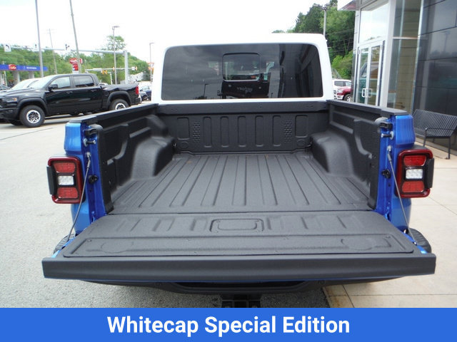 New 2026 Jeep Gladiator Rubicon w/ Whitecap Package AWD/4WD image 18