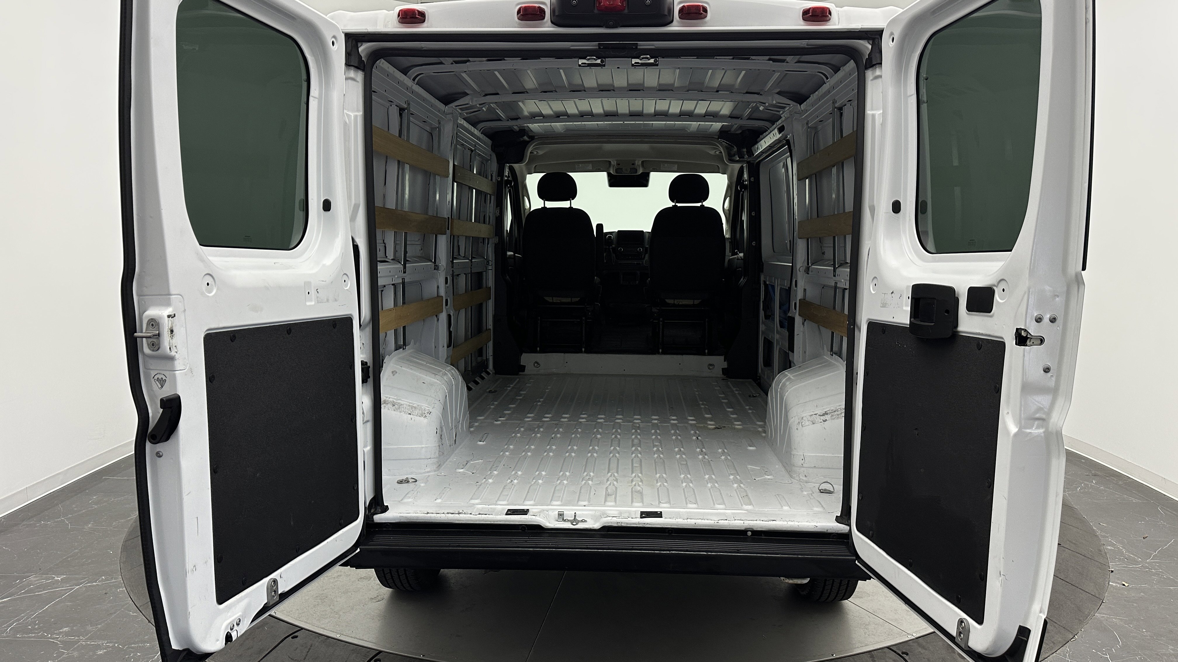 Used 2023 RAM ProMaster 2500 image 22
