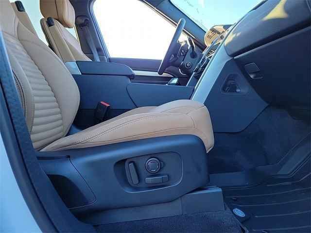 New 2025 Land Rover Discovery Dynamic SE AWD/4WD image 22