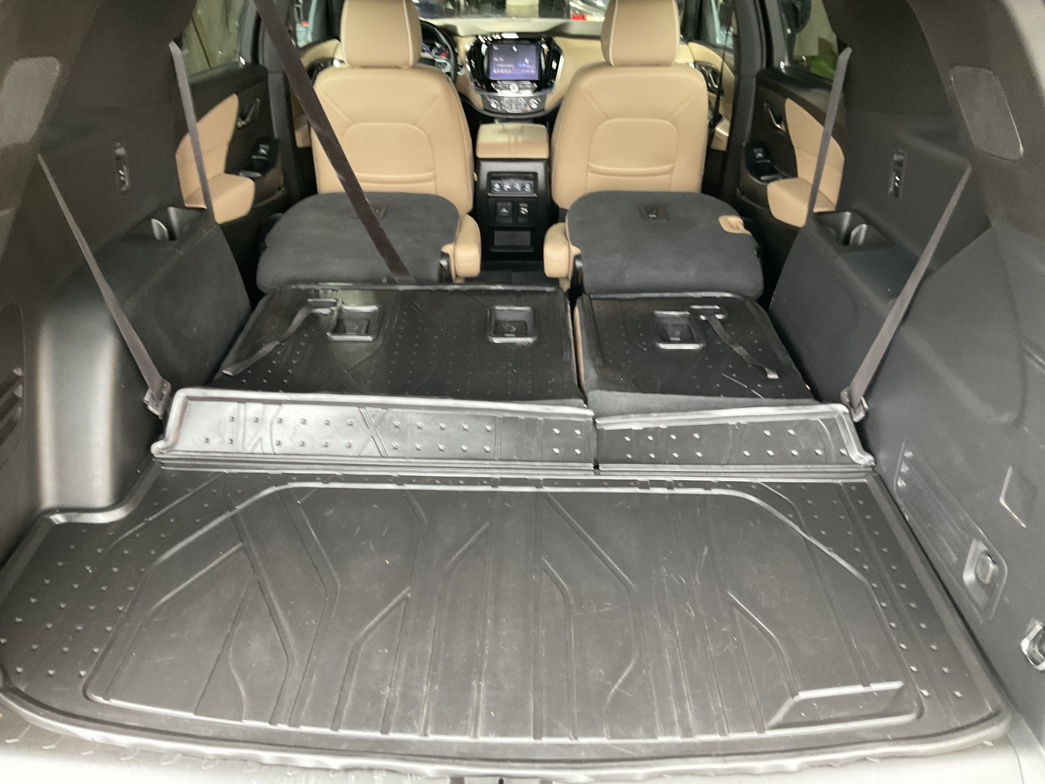 Used 2023 Chevrolet Traverse Premier image 54