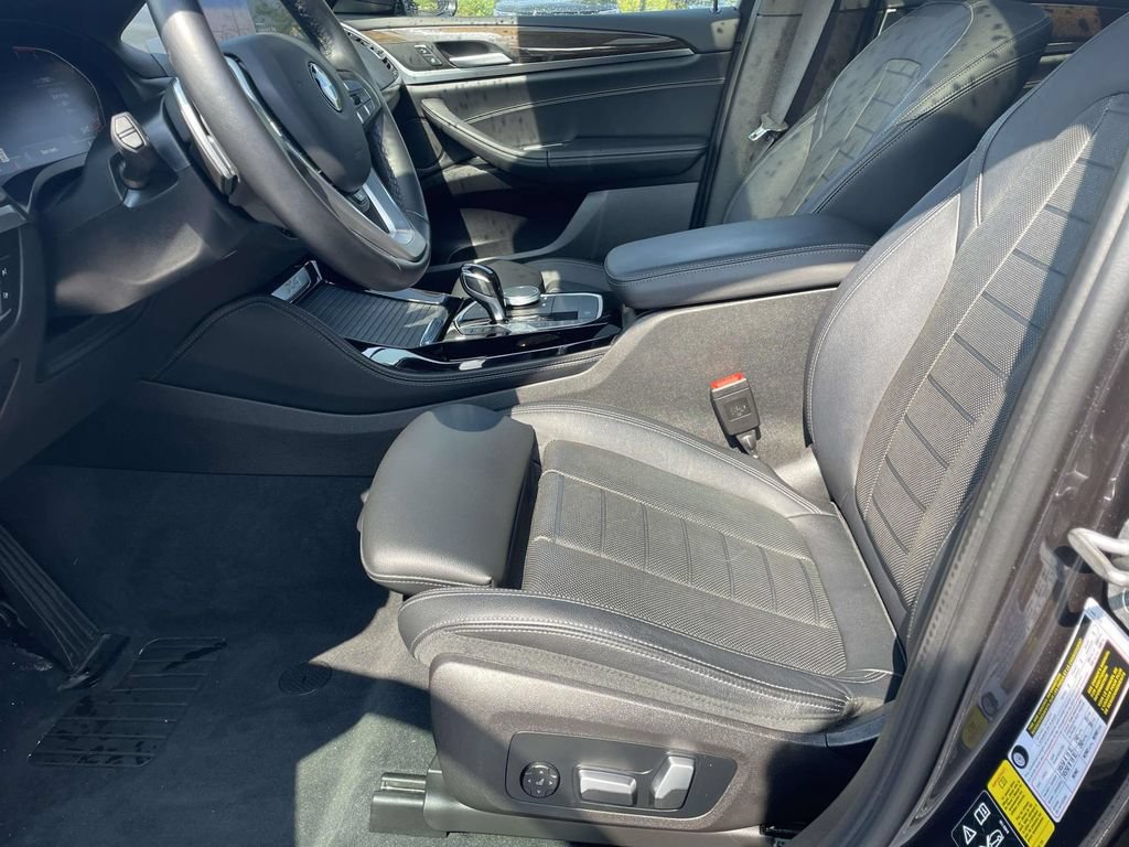 Used 2023 BMW X4 xDrive30i w/ Premium Package AWD/4WD image 9