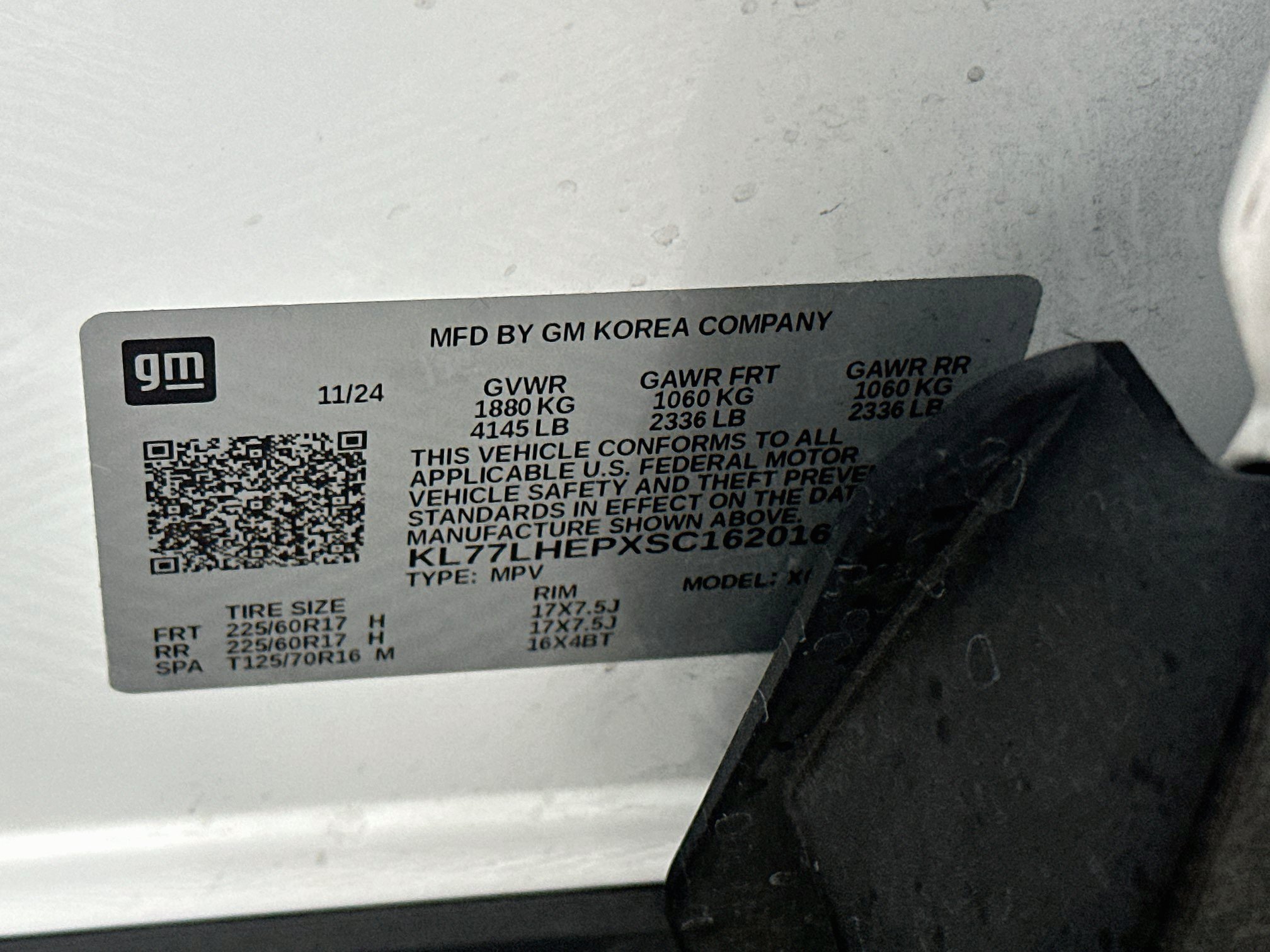 Used 2025 Chevrolet Trax LT FWD image 12