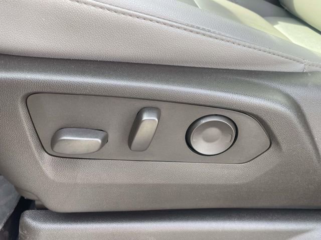 Used 2024 Chevrolet Tahoe Z71 w/ Luxury Package AWD/4WD image 15