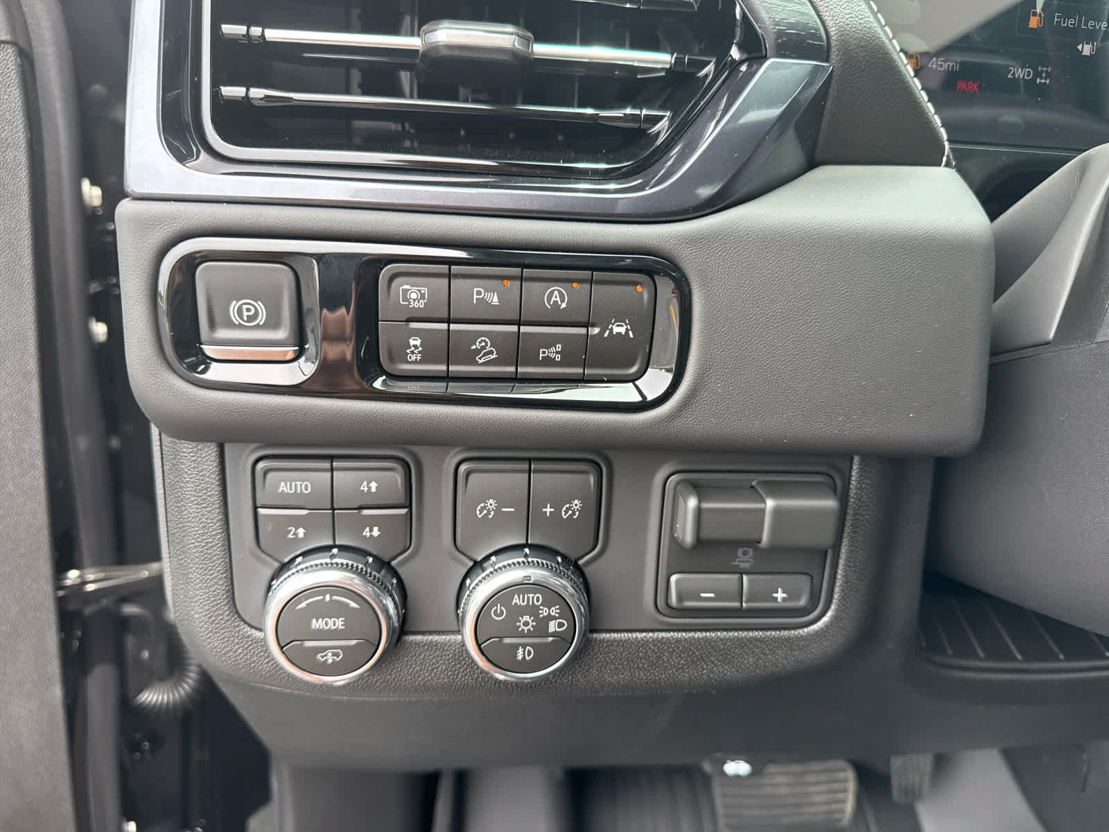 New 2026 GMC Yukon XL AT4 Ultimate w/ LPO, Floor Liner Package AWD/4WD image 15