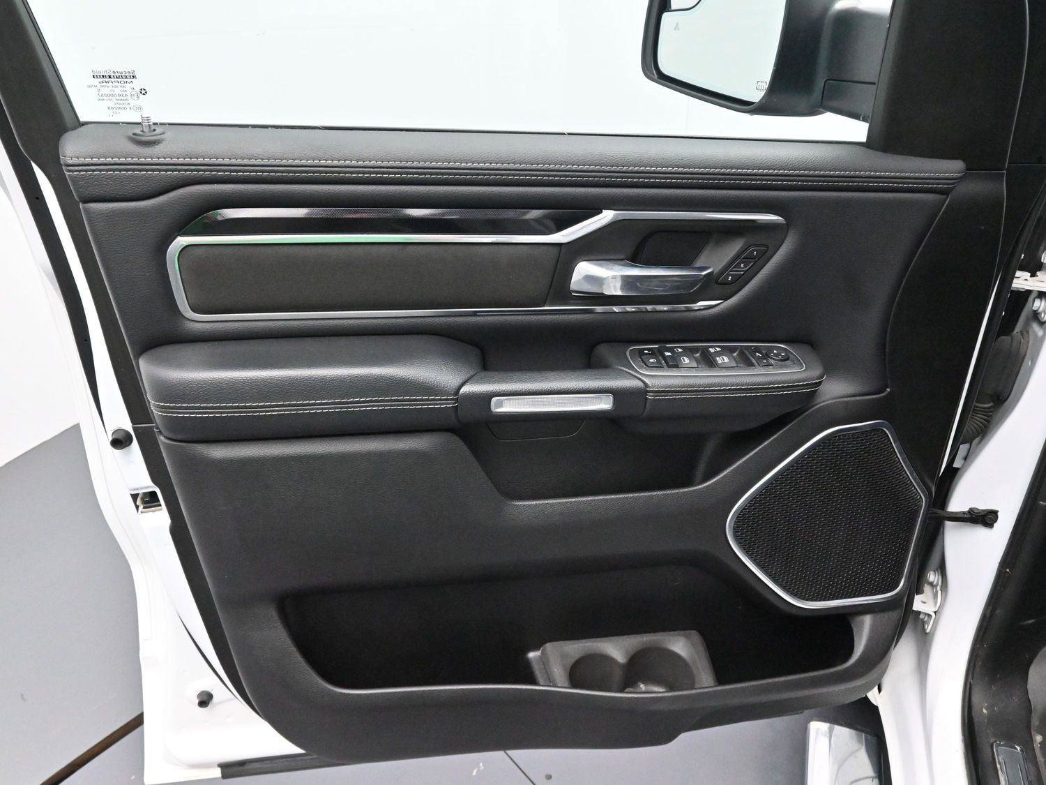 Used 2022 RAM 1500 Laramie w/ Sport Appearance Package AWD/4WD image 10