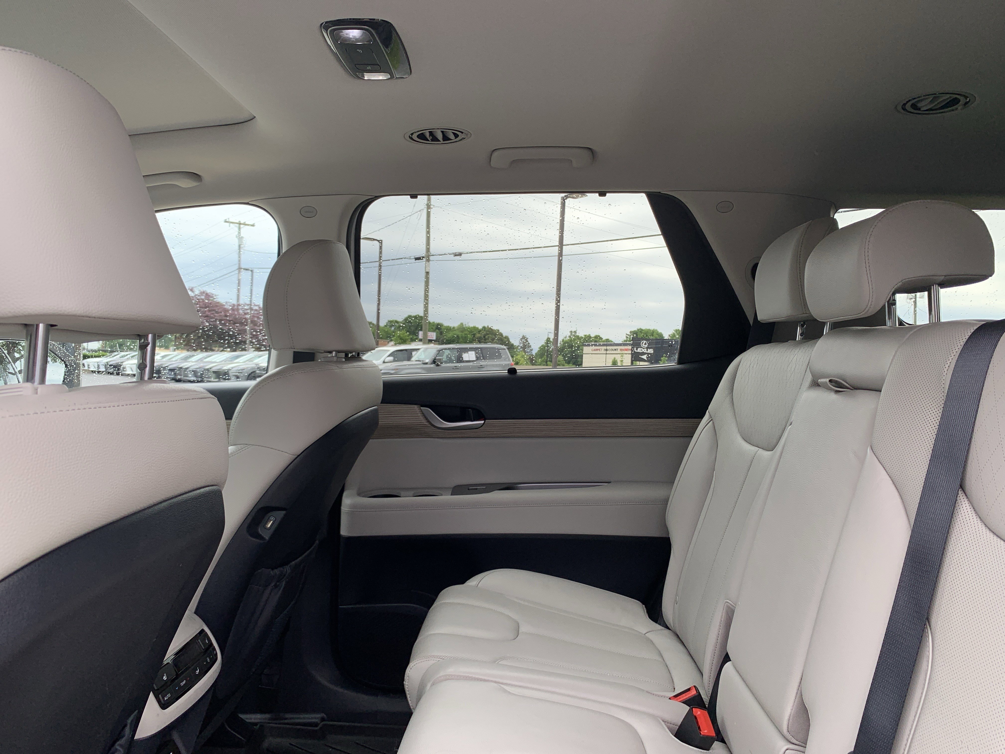 Used 2022 Hyundai Palisade SEL w/ 8P Bench Seat Package FWD image 32