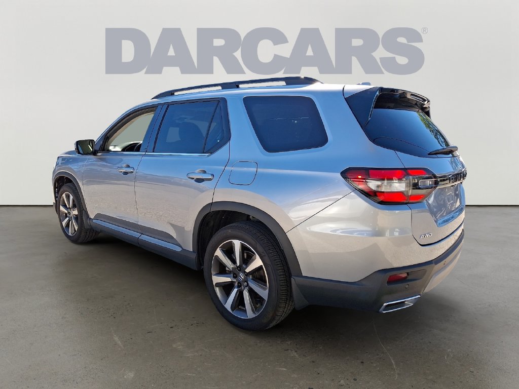 Used 2025 Honda Pilot Elite image 4