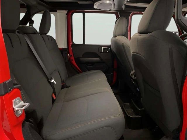 Used 2025 Jeep Wrangler Unlimited Sahara w/ Safety Group image 21