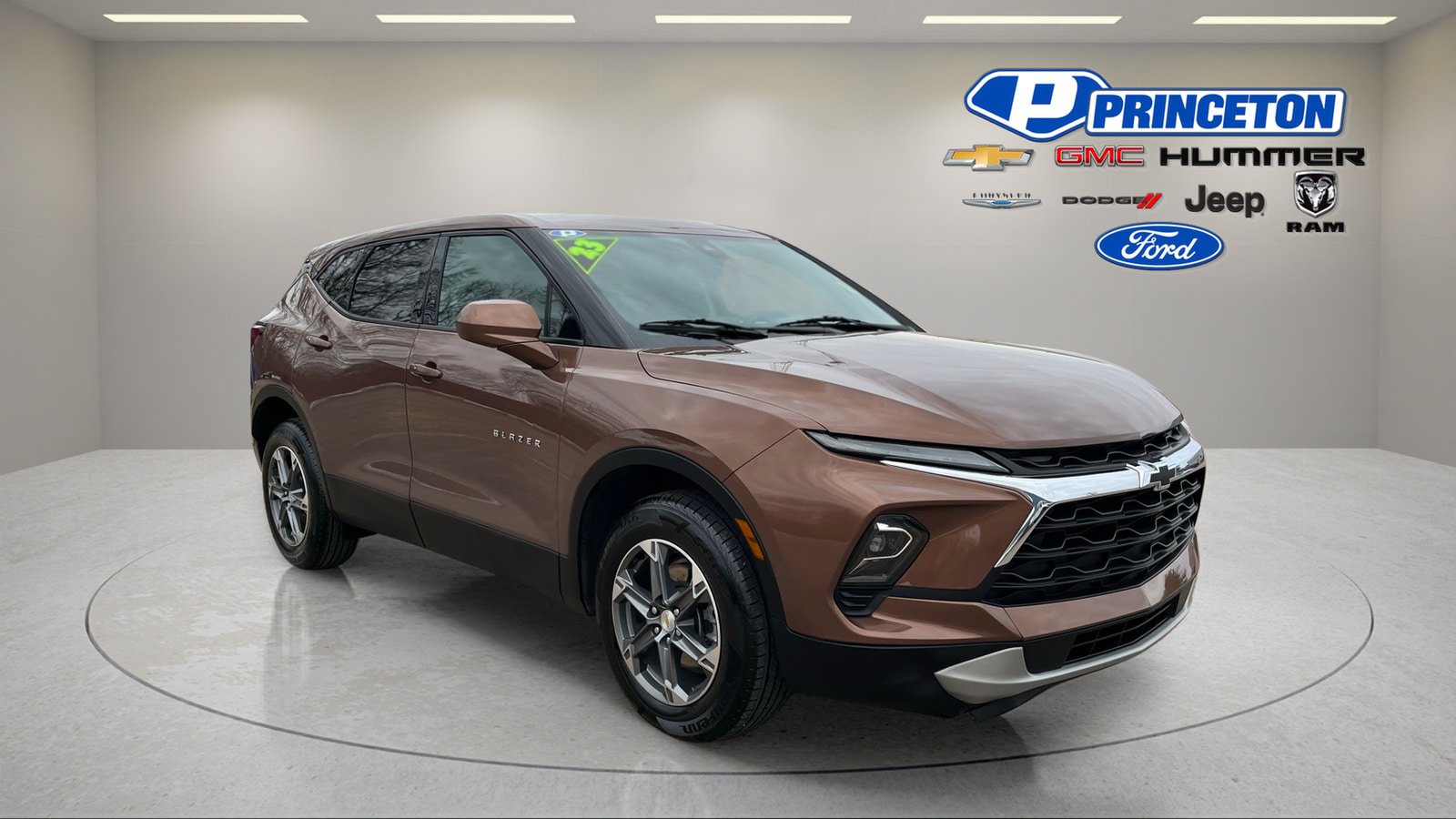 Used 2023 Chevrolet Blazer LT w/ Driver Confidence Package FWD image 1
