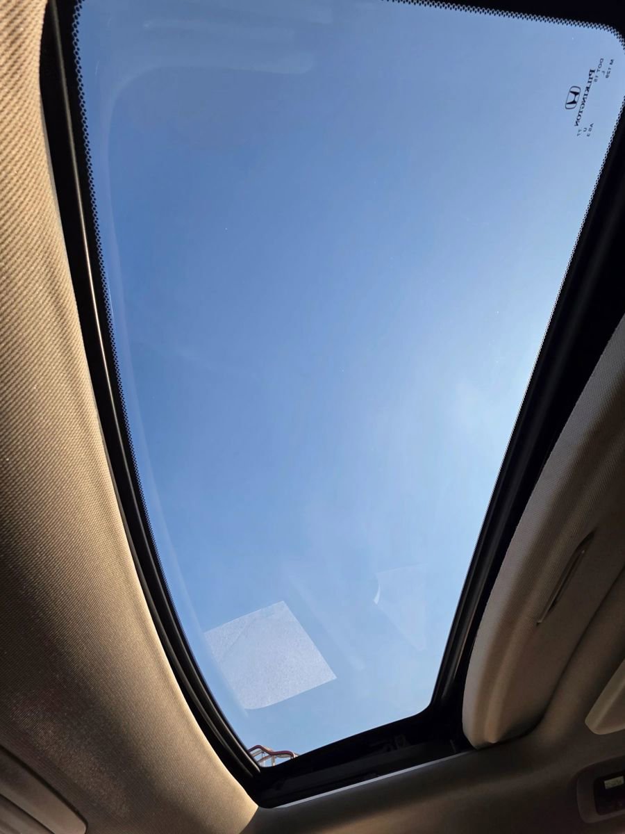 Used 2016 Honda Odyssey Touring Elite image 17