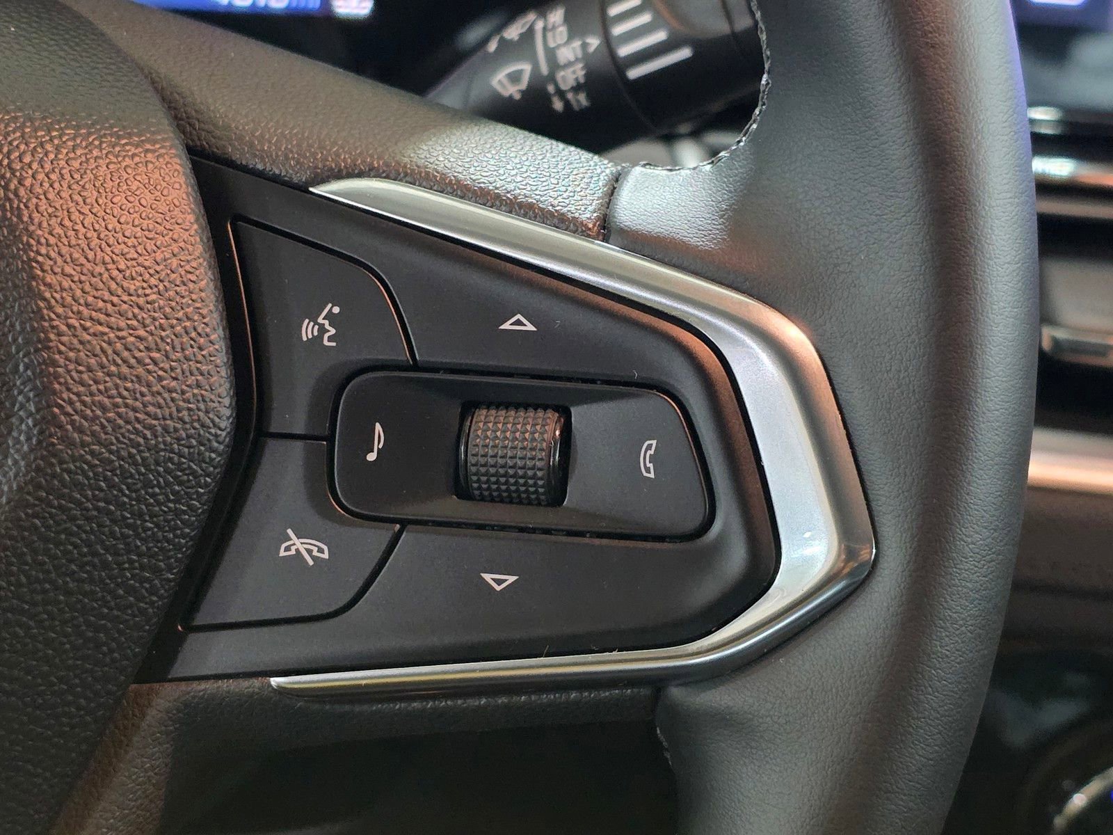 Used 2024 Chevrolet TrailBlazer LT w/ Convenience Package image 32