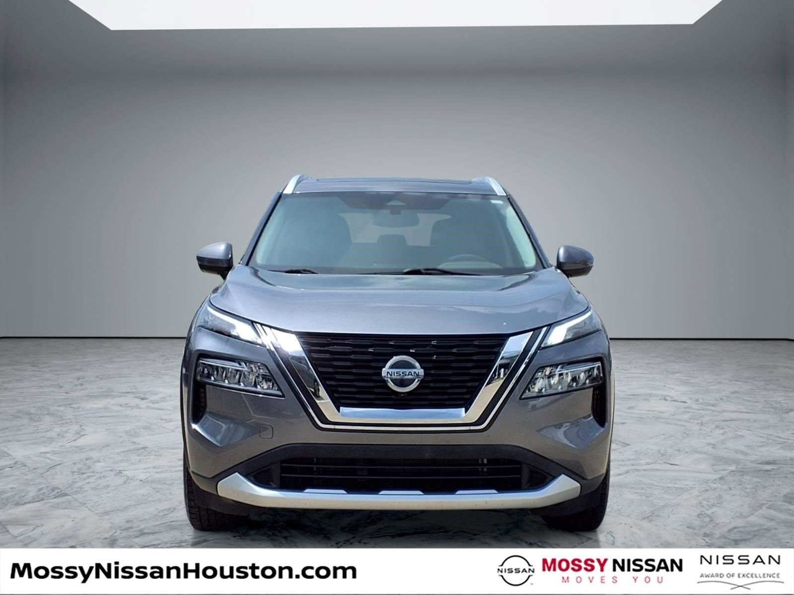 Used 2021 Nissan Rogue SV w/ Premium Package FWD image 3
