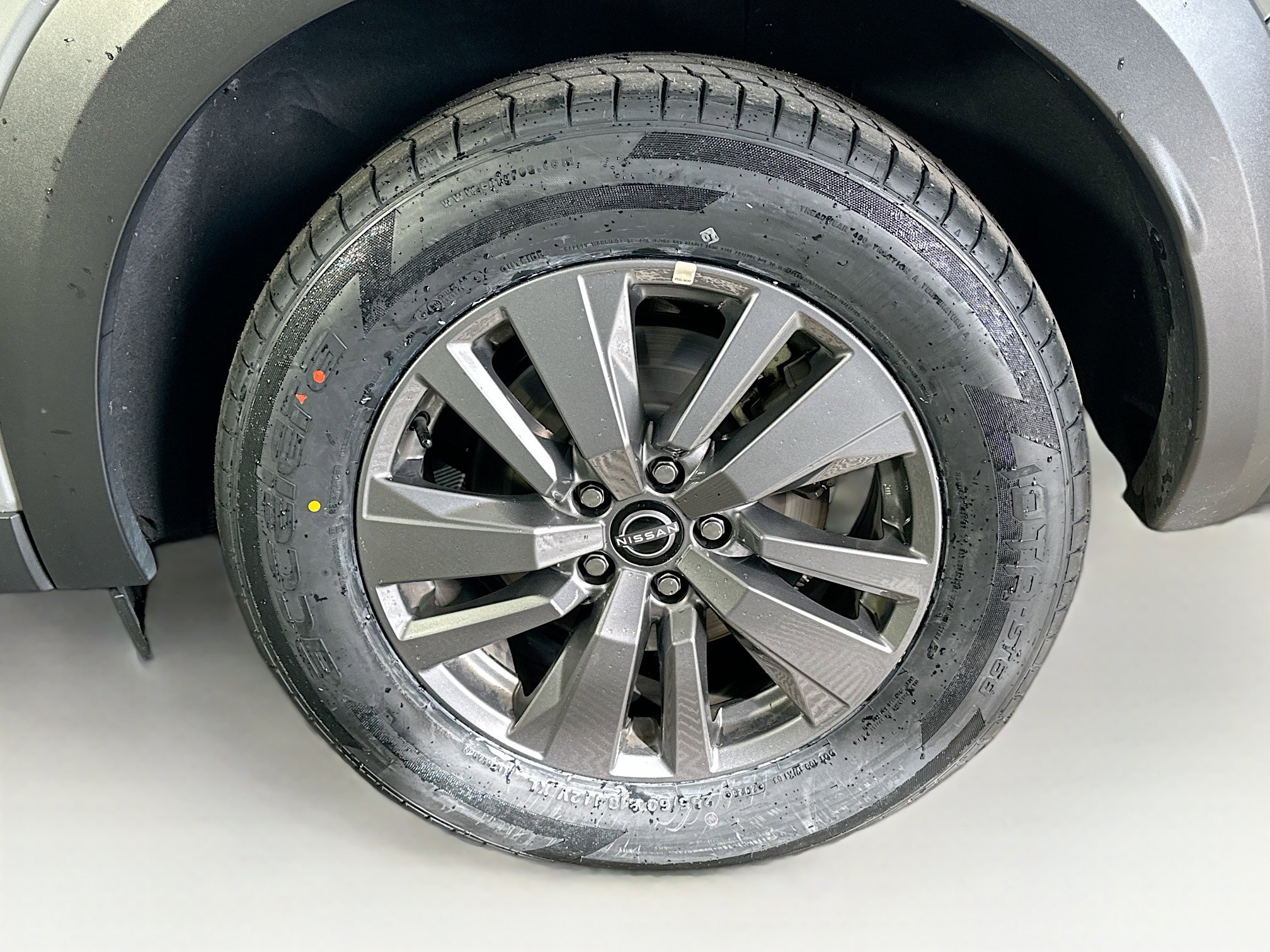 Used 2025 Nissan Pathfinder SV image 11