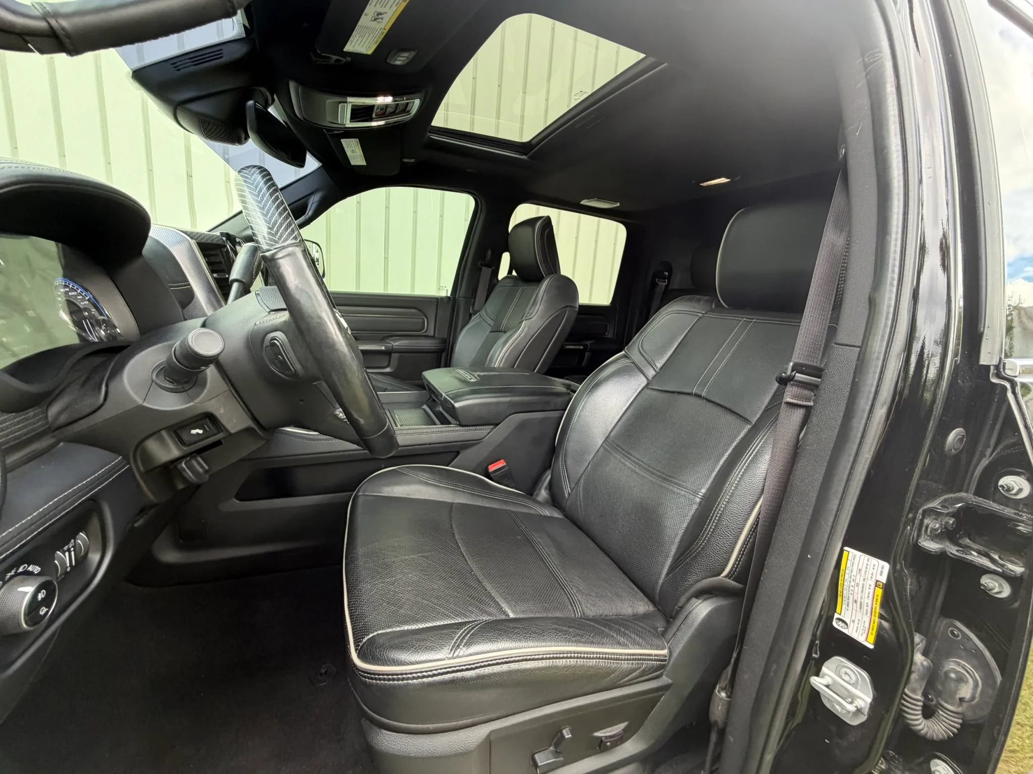 Used 2019 RAM 2500 Limited AWD/4WD image 18